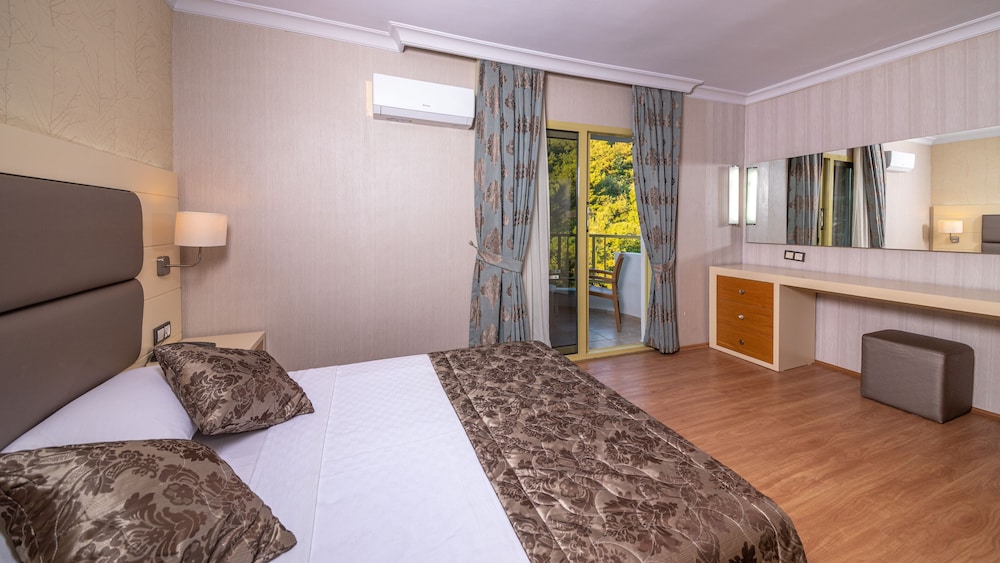 Faros Grand Hotel 19/48