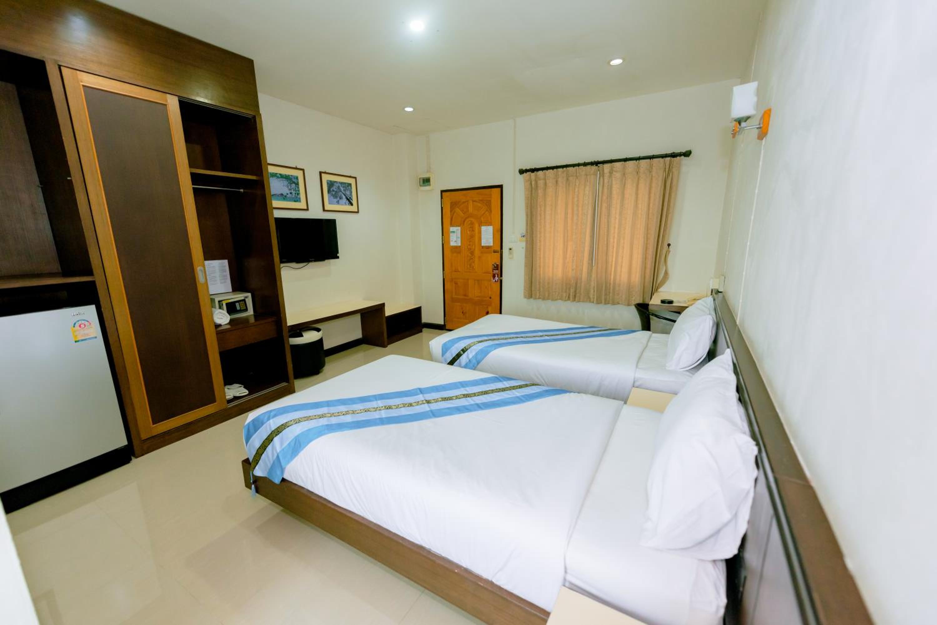 BANDER HOTEL 31/50