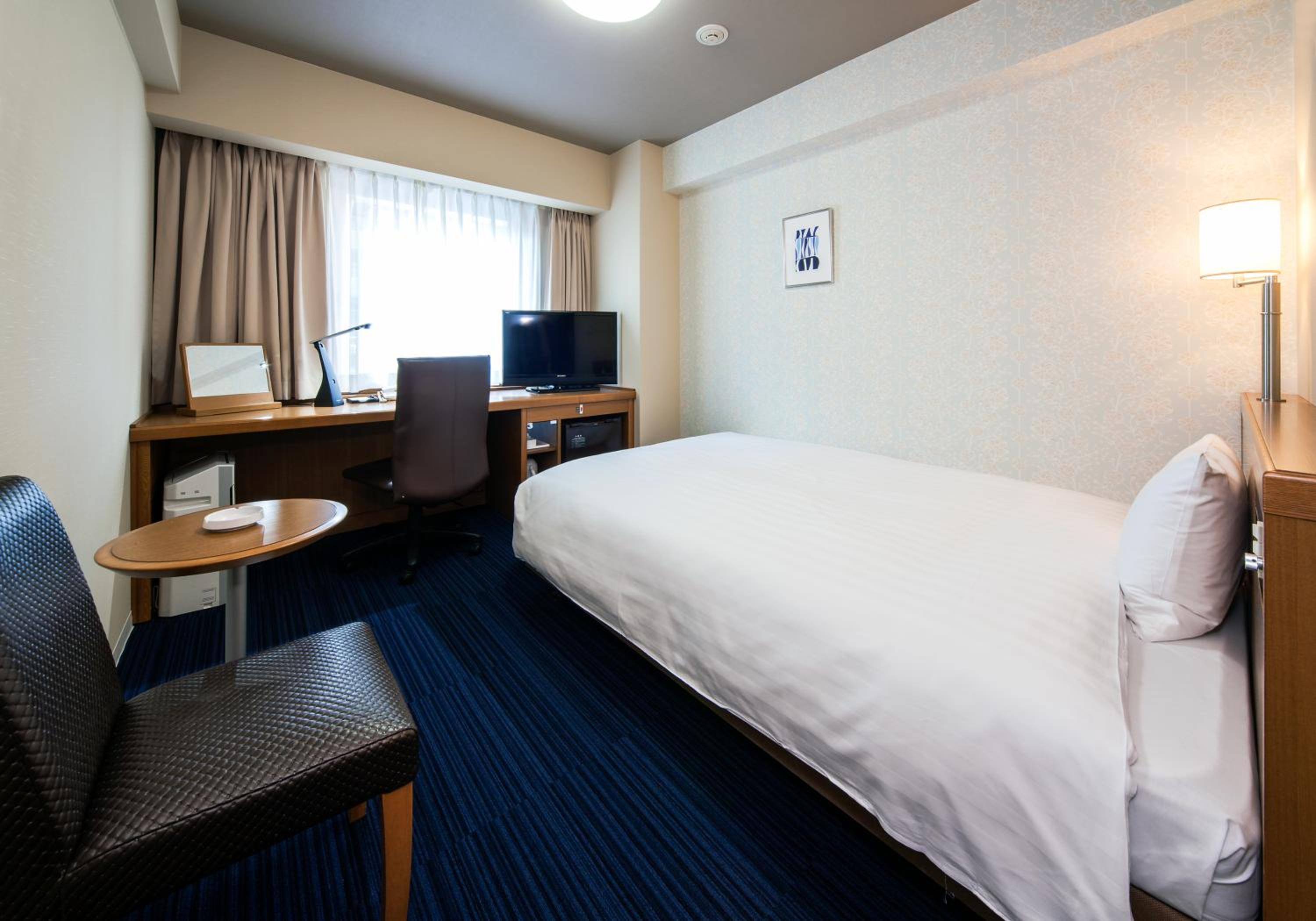 Semi Room, Standard, Semi Double Bed, Smoking