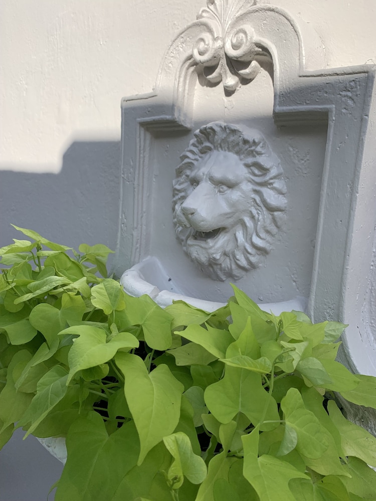 Tiana Beach Inn 8/48