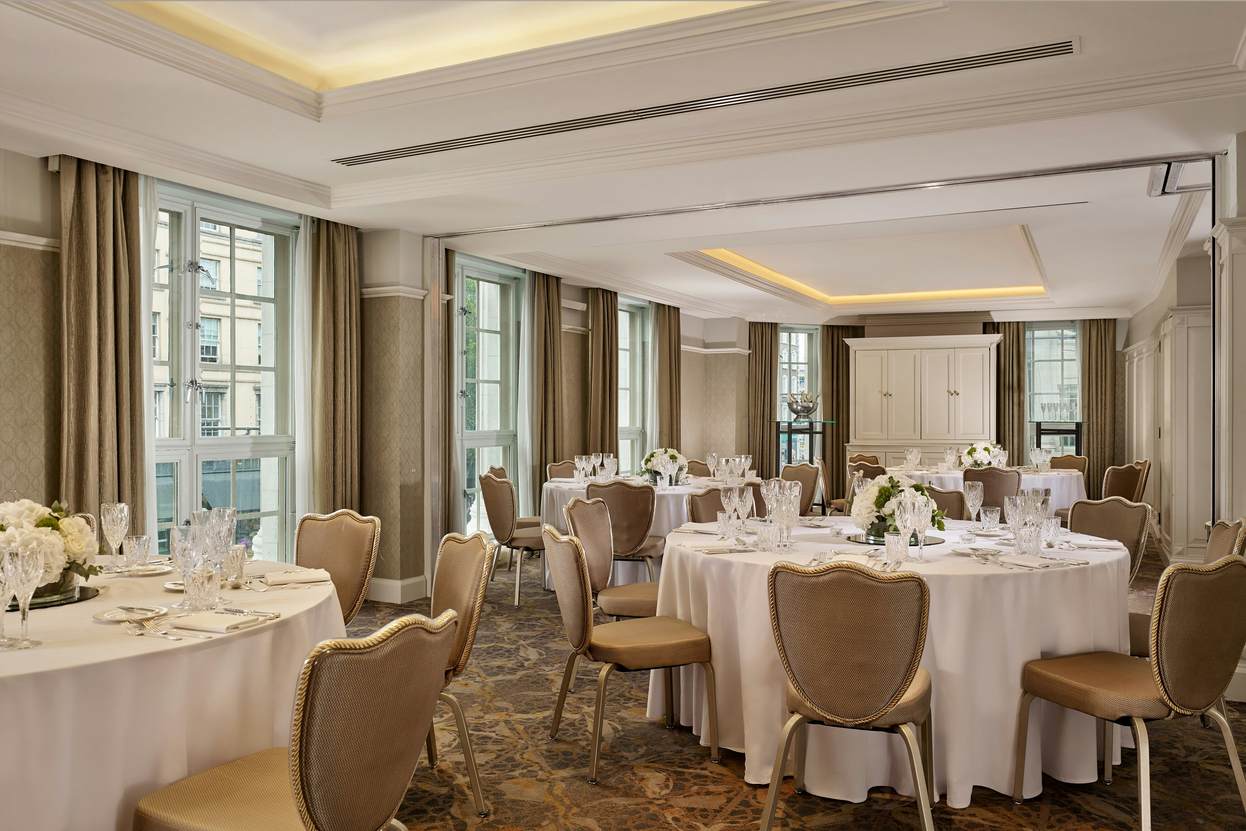 The College Green Hotel Dublin, Autograph Collection 57/63