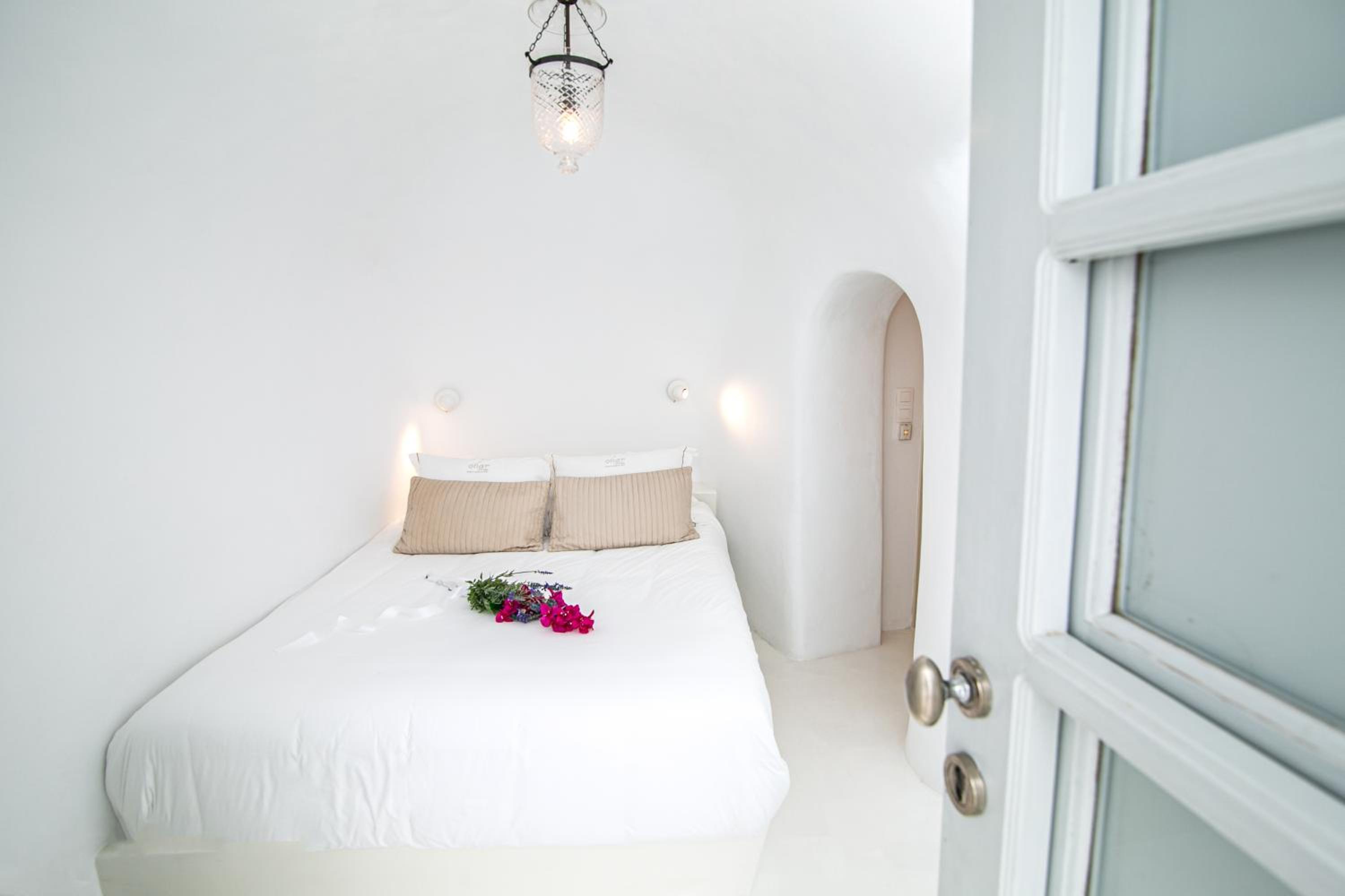 CAVE, LILY, JUNIOR SUITE, CALDERA VIEW, HOT TUB