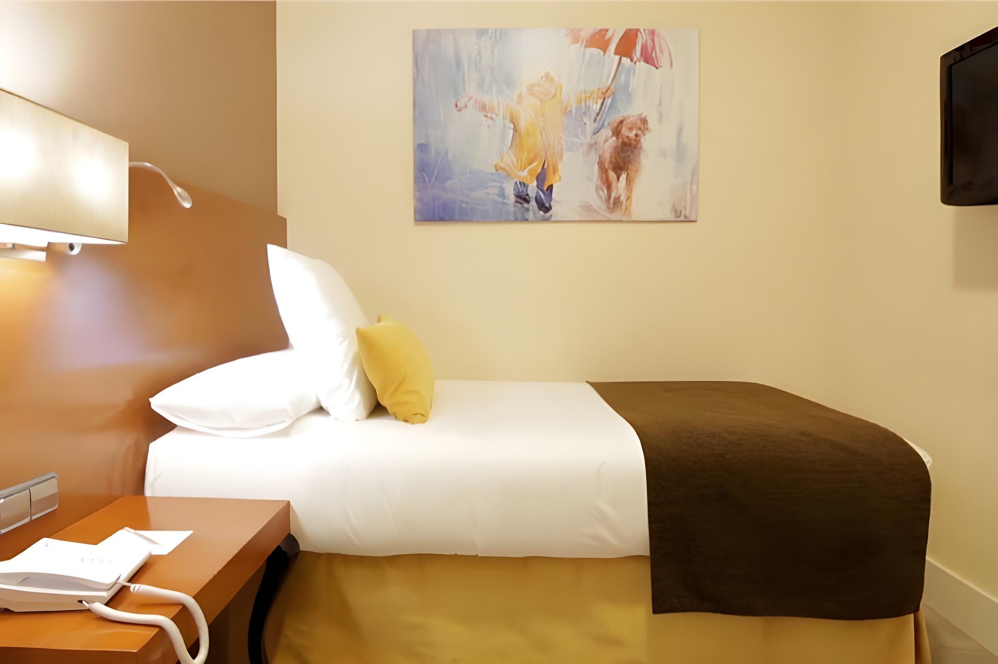 Room, Single