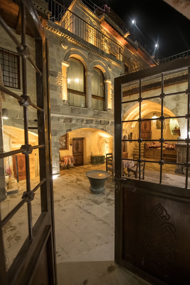 Charming Cave Hotel 29/29