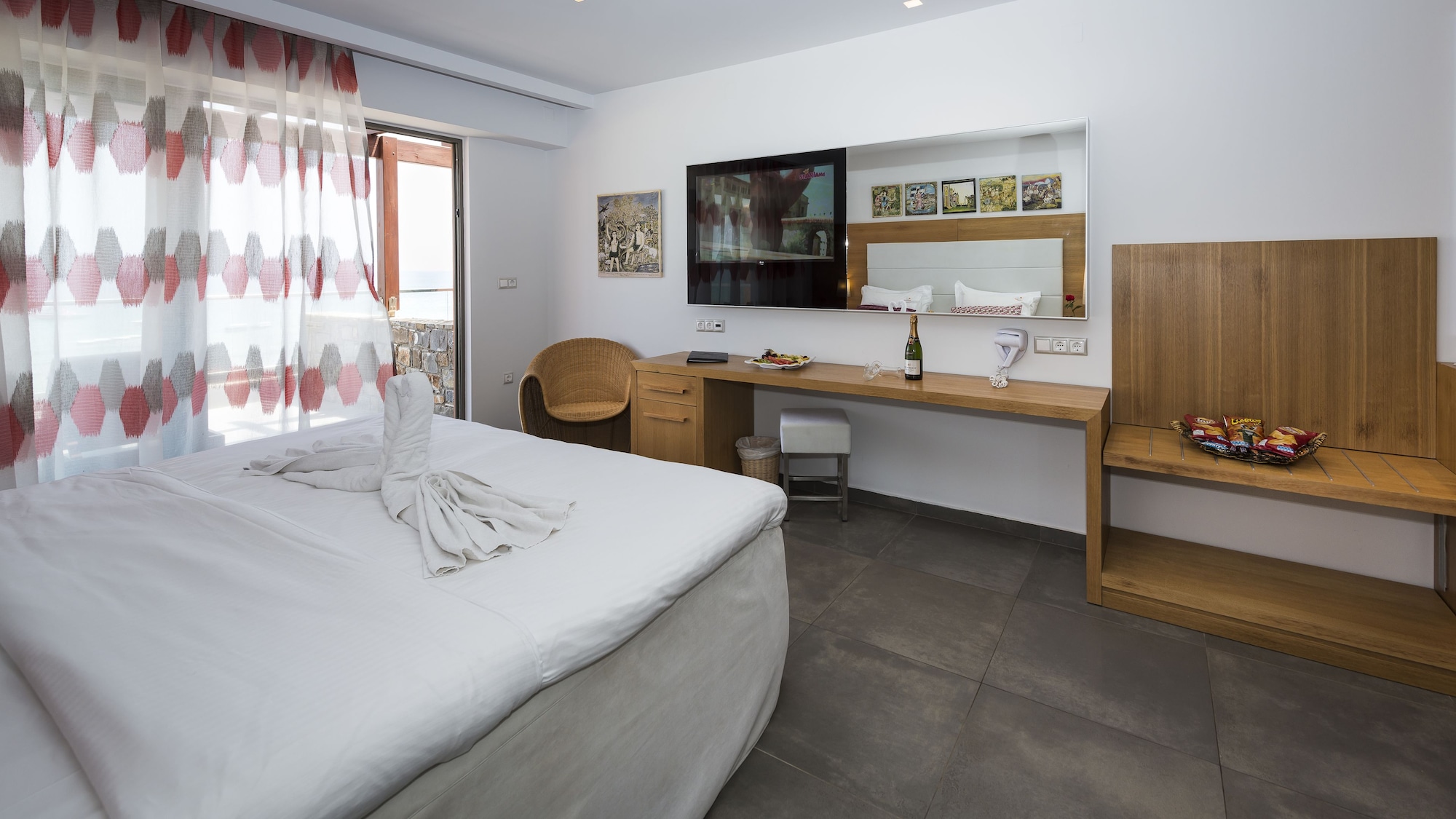 2 Bedrooms, Grand, Deluxe, Suite, King and Twin Beds, Beach Side, 2 Bathrooms، High Beach Resort & Spa 2/8