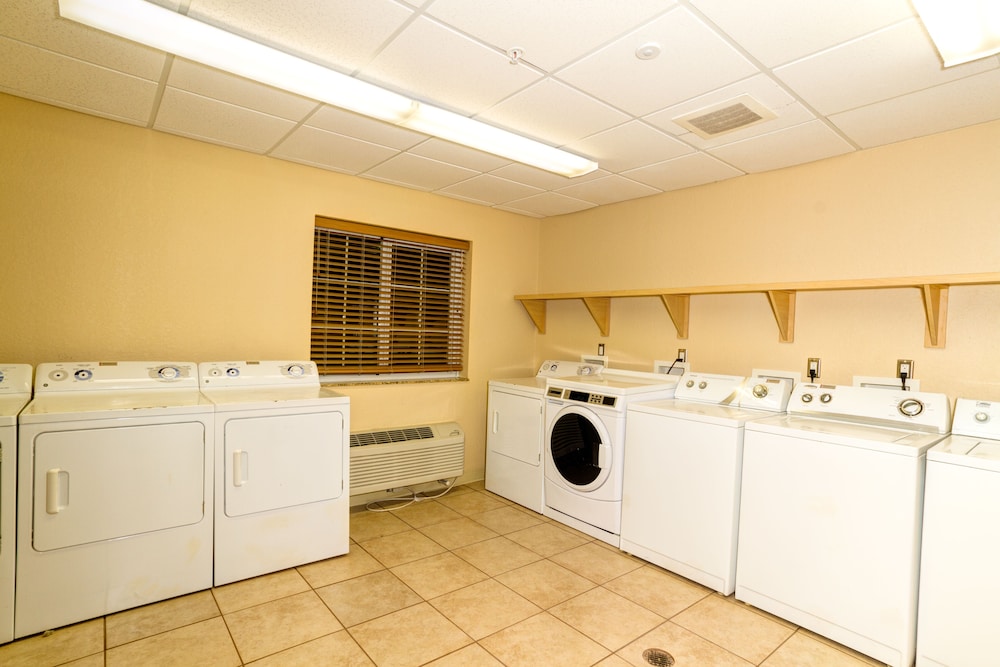 Candlewood Suites Ft Myers I 75 35/40