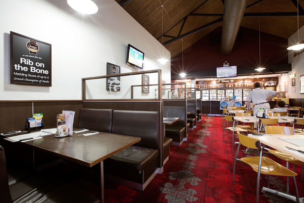 Glenmore Tavern 37/57