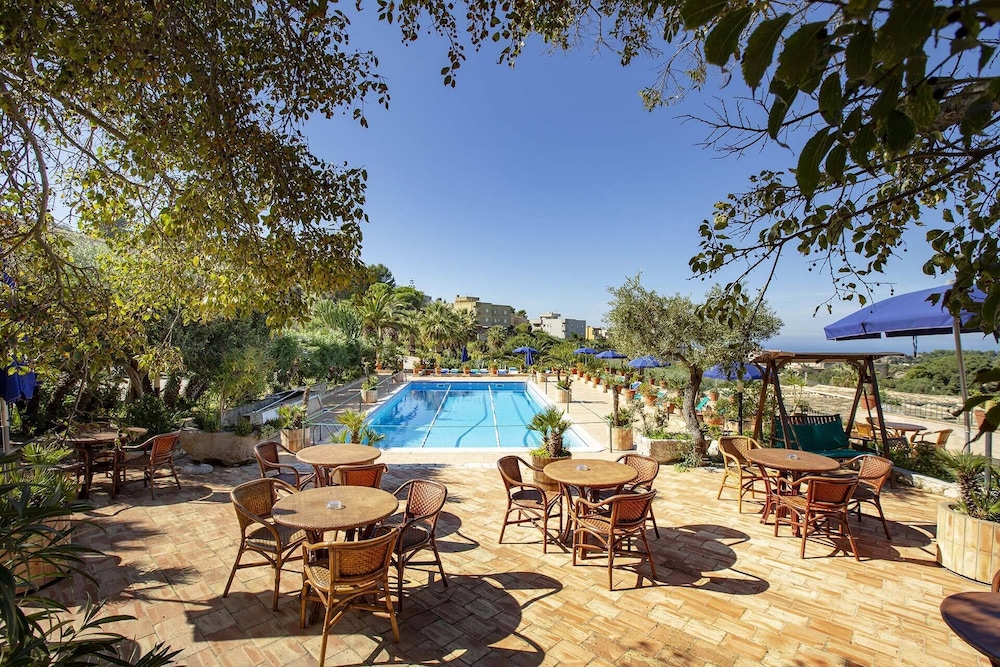 Hotel Baglio Santacroce 56/61