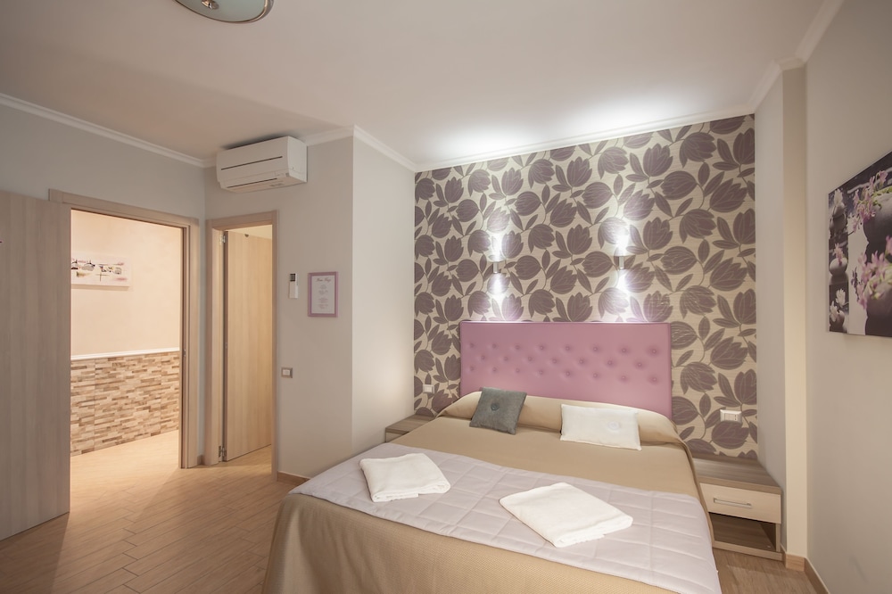 Rome King Suite 17/69