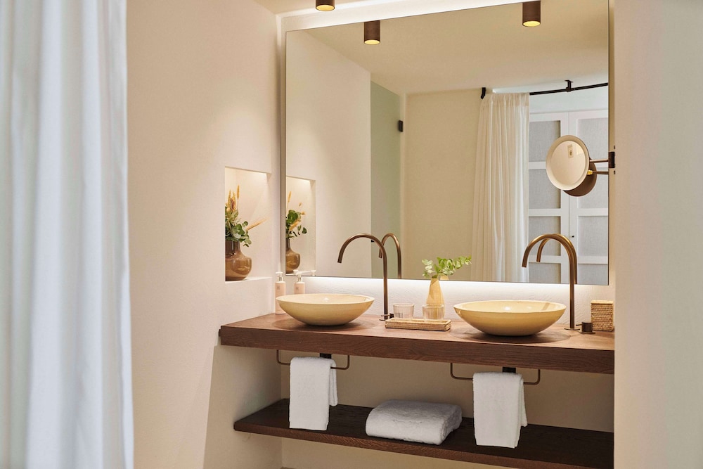 La Zambra the Unbound Collection By Hyatt 68/69