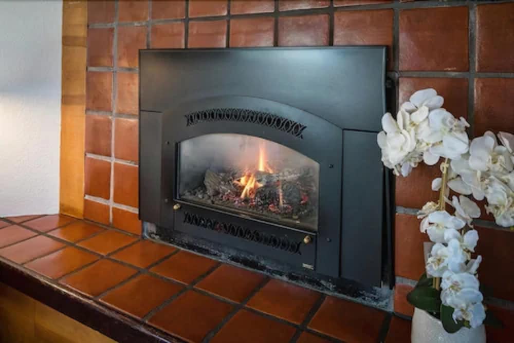 Arbor Inn Monterey 33/33