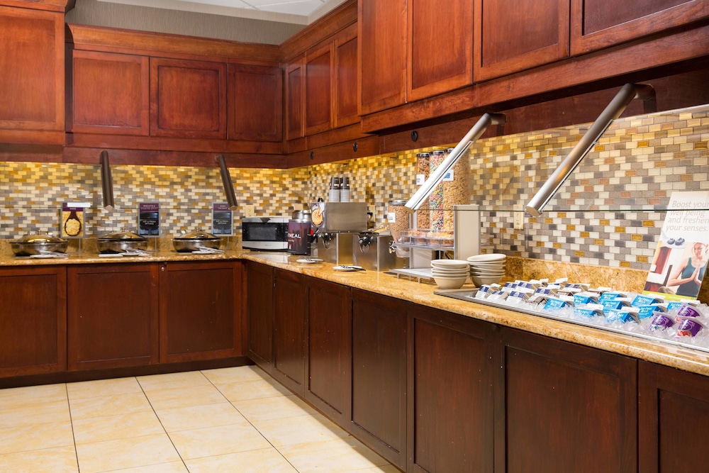 Residence Inn by Marriott Kansas City Airport 24/40