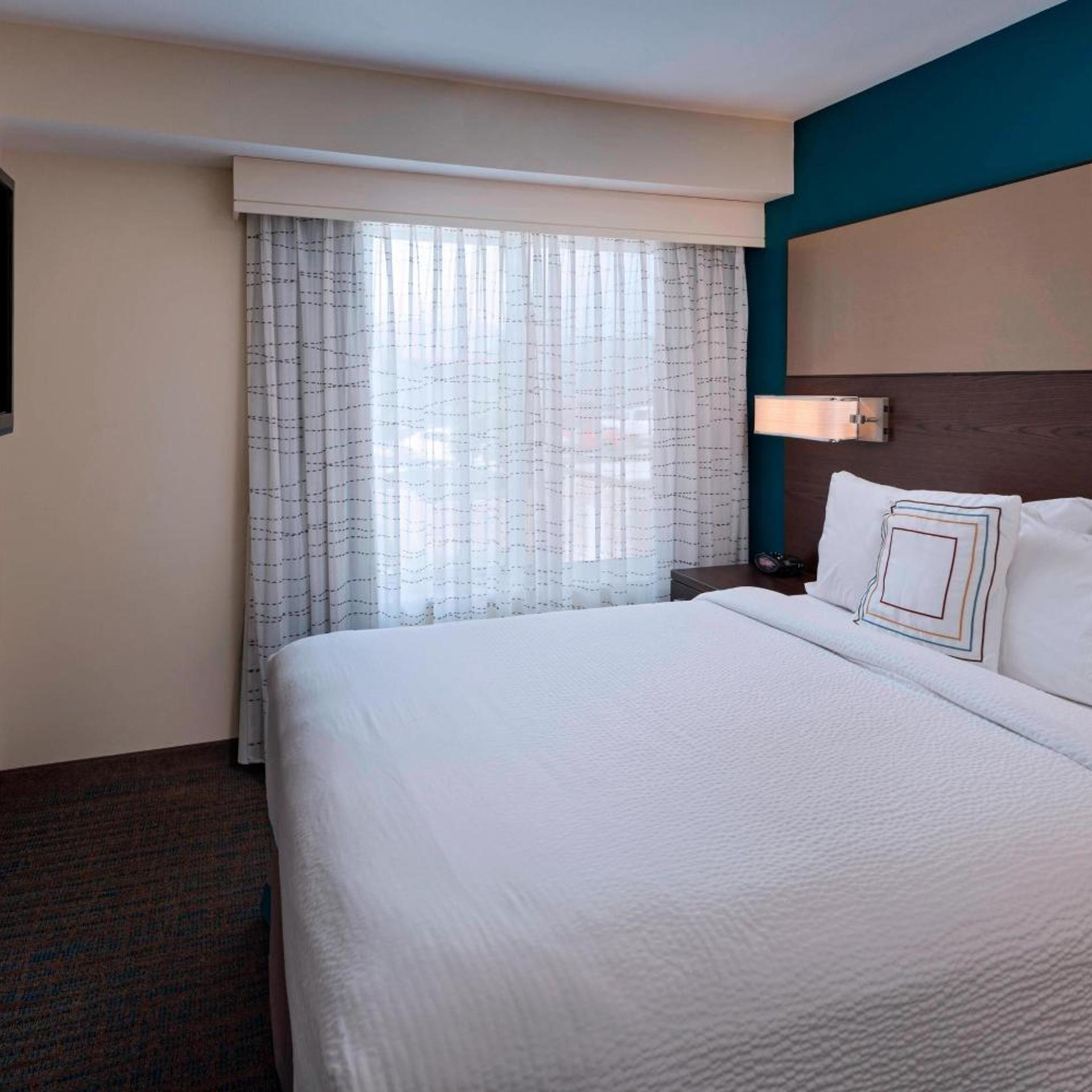 2 Bedrooms, Suite