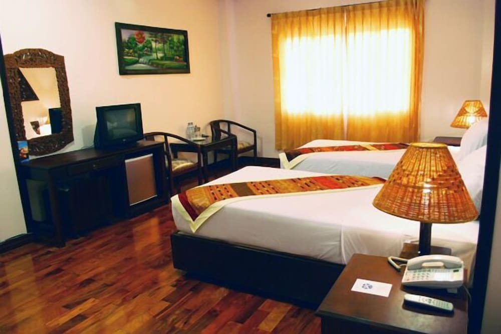Sengtawan Riverside Hotel 9/23