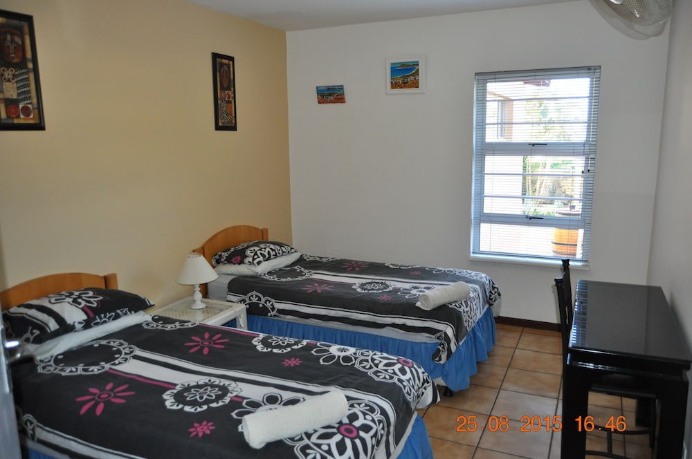 Amakaya Backpackers 5/33