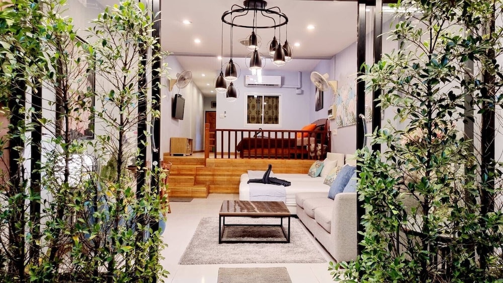 Baan Bua Talay 57/65
