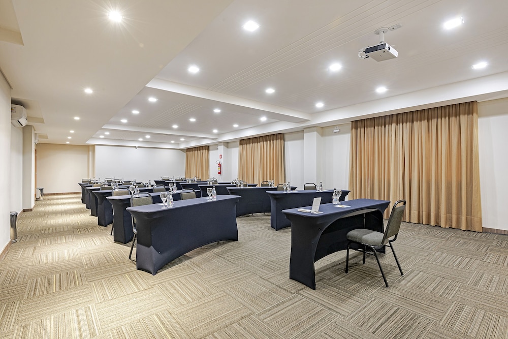 Slim Hotel Curitiba Av. das Torres 20/27