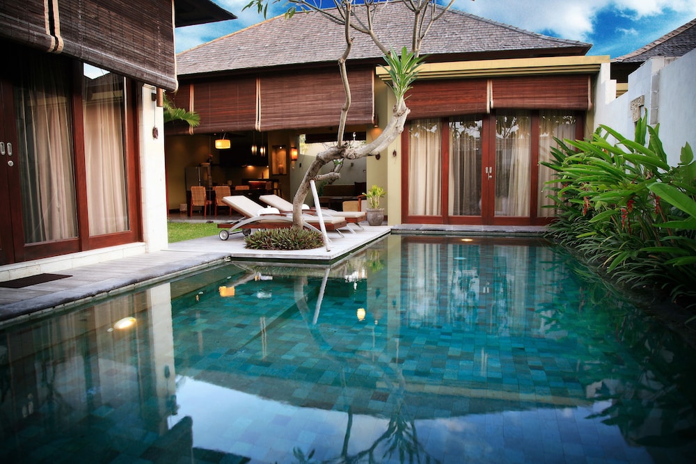 PRADHA VILLAS SEMINYAK photo5