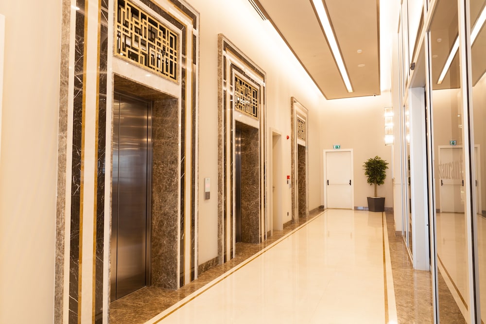 Hm Commerce Hotel 38/66