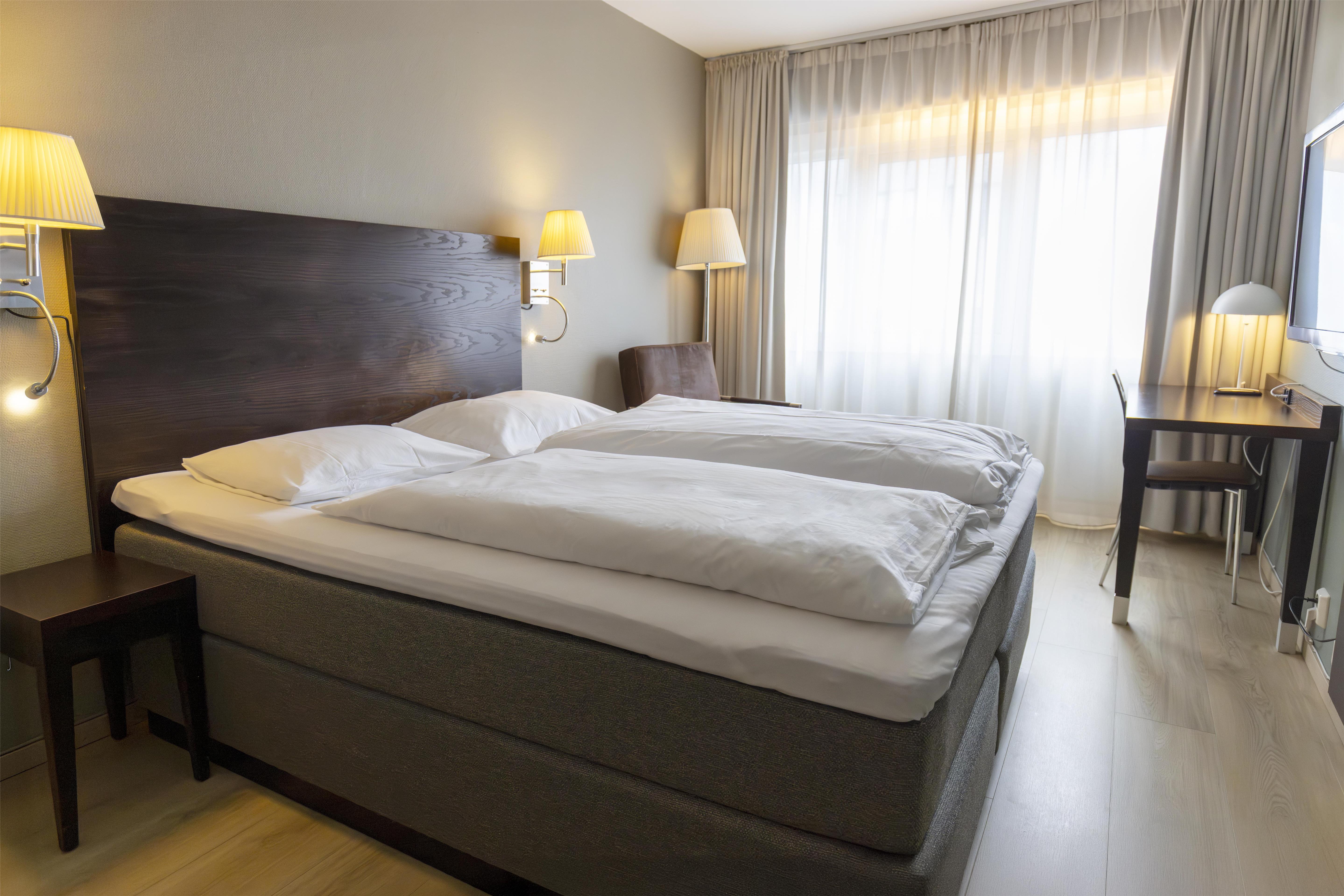 غرفة قياسية مفردة بسرير كوين
