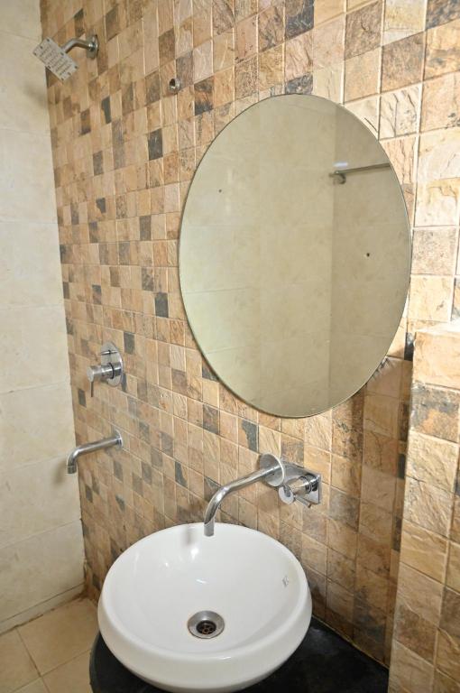 Oyo 3465 Hotel Pearl 47/50