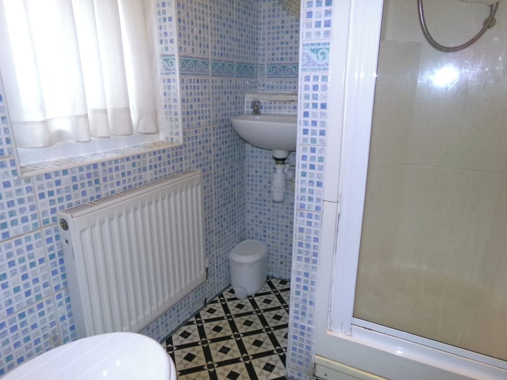 Averon Guest House 49/50