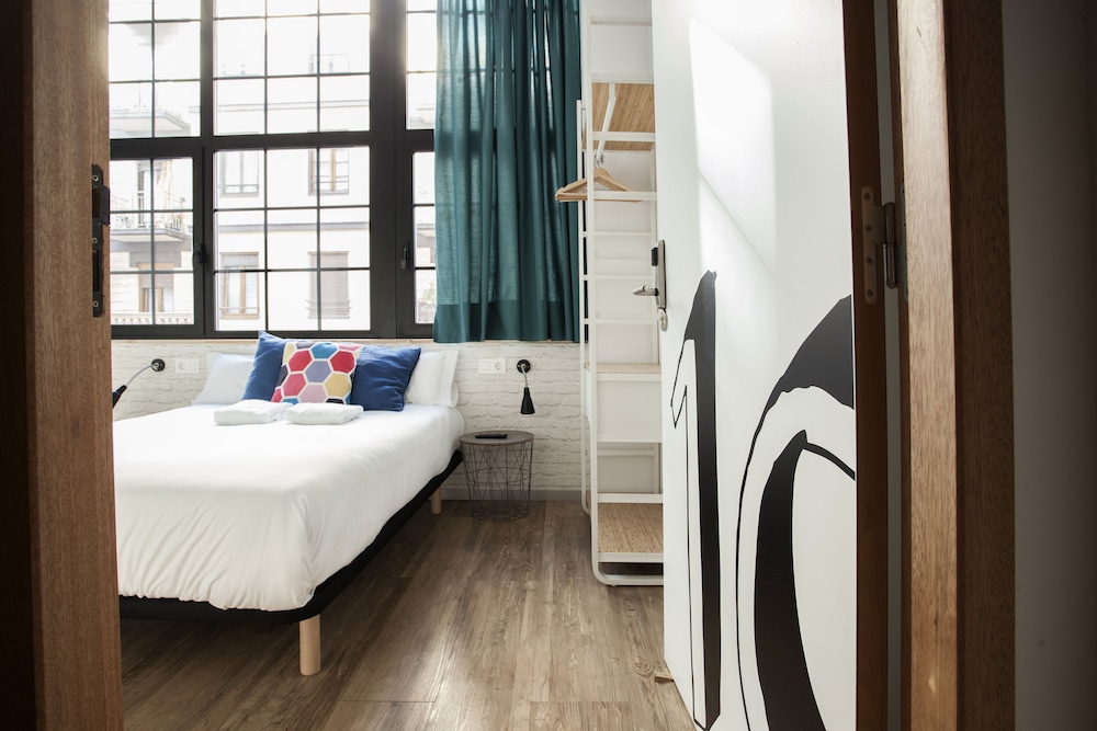 STANDARD, DOUBLE BED, PRIVATE BATHROOM
