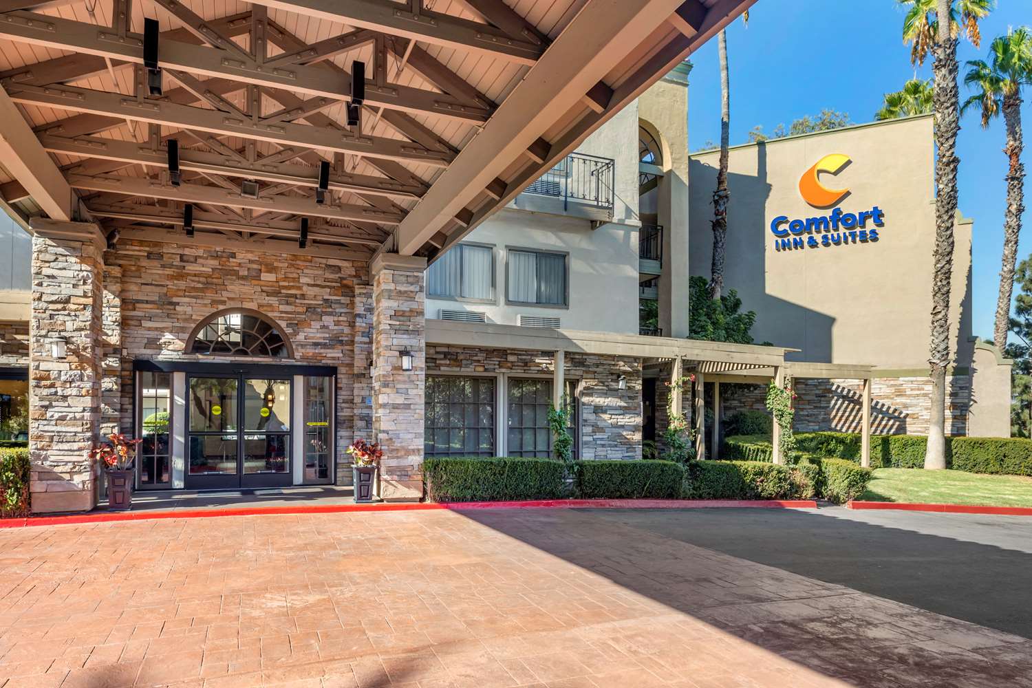 Comfort Inn & Suites Orange County John Wayne Airport 11/14