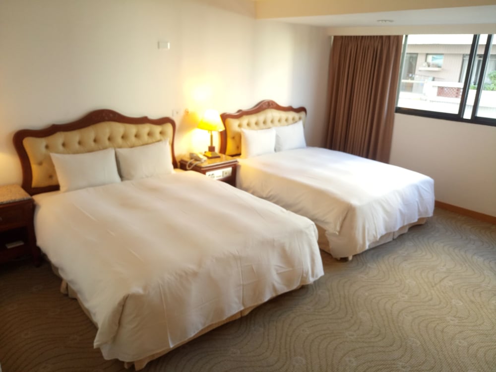Hua Tong Hotel 24/54