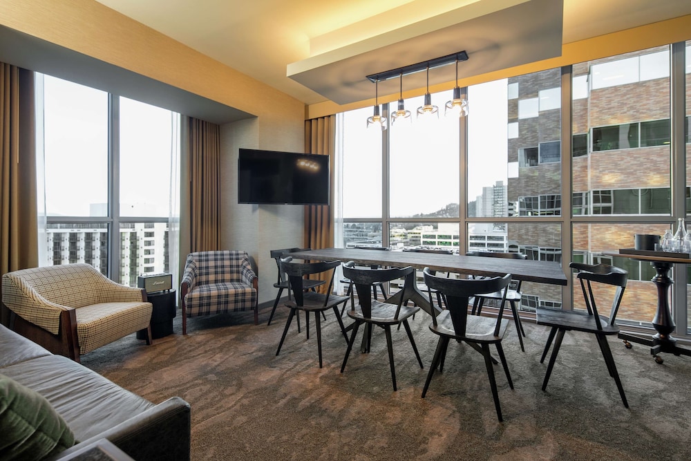 The Porter Portland Curio Collection By Hilton 34/67