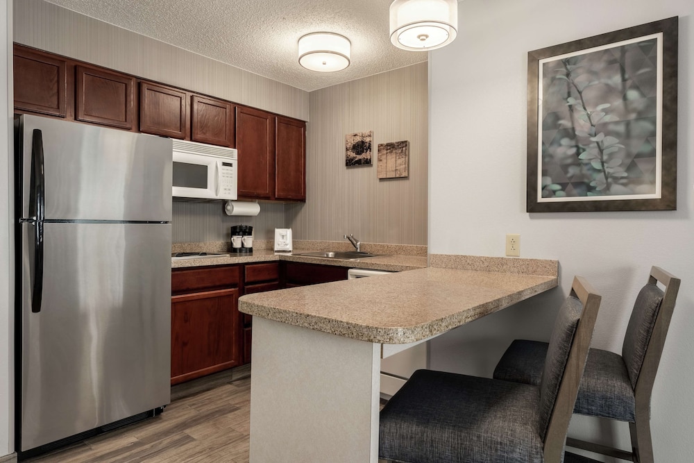 Homewood Suites by Hilton Erie 33/42