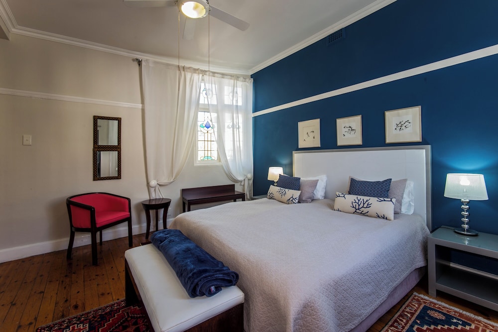 Barry Hall Apartments 20/50