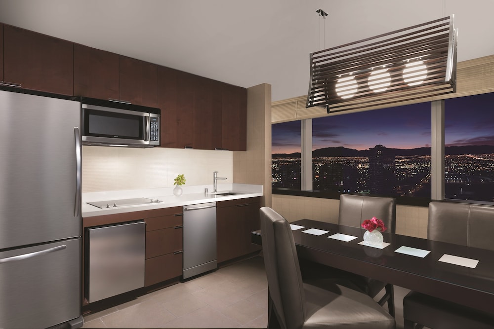 Vdara Hotel and Spa 68/76