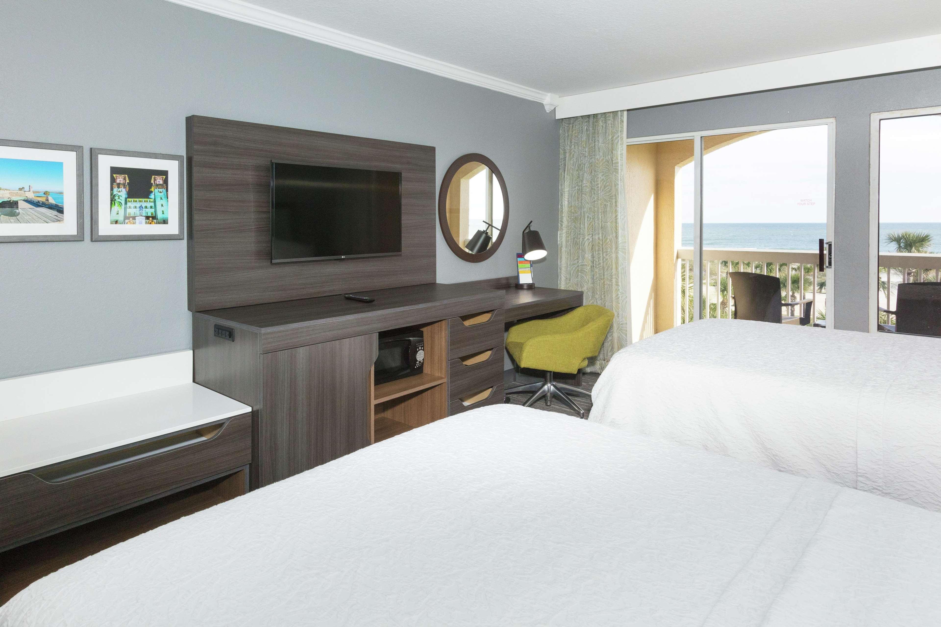 FAMILY SUITE, 2 QUEEN BEDS, BEACH VIEW, SOFA