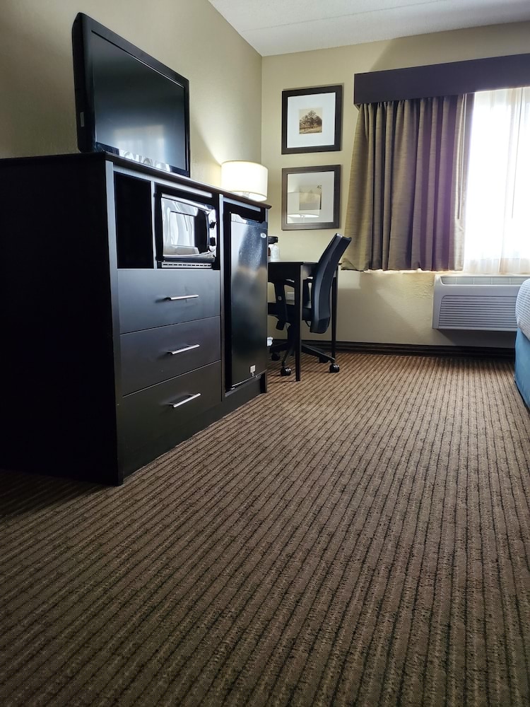 AmericInn by Wyndham Mankato Event Center 32/55