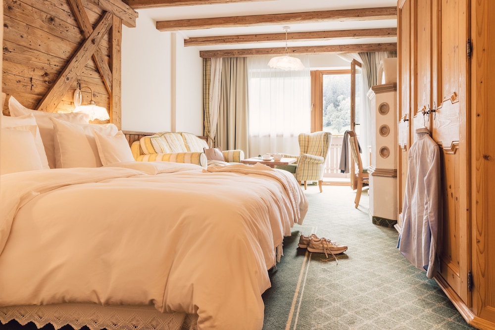 Alpenpalace Luxury Hideaway & Spa Retreat 7/50