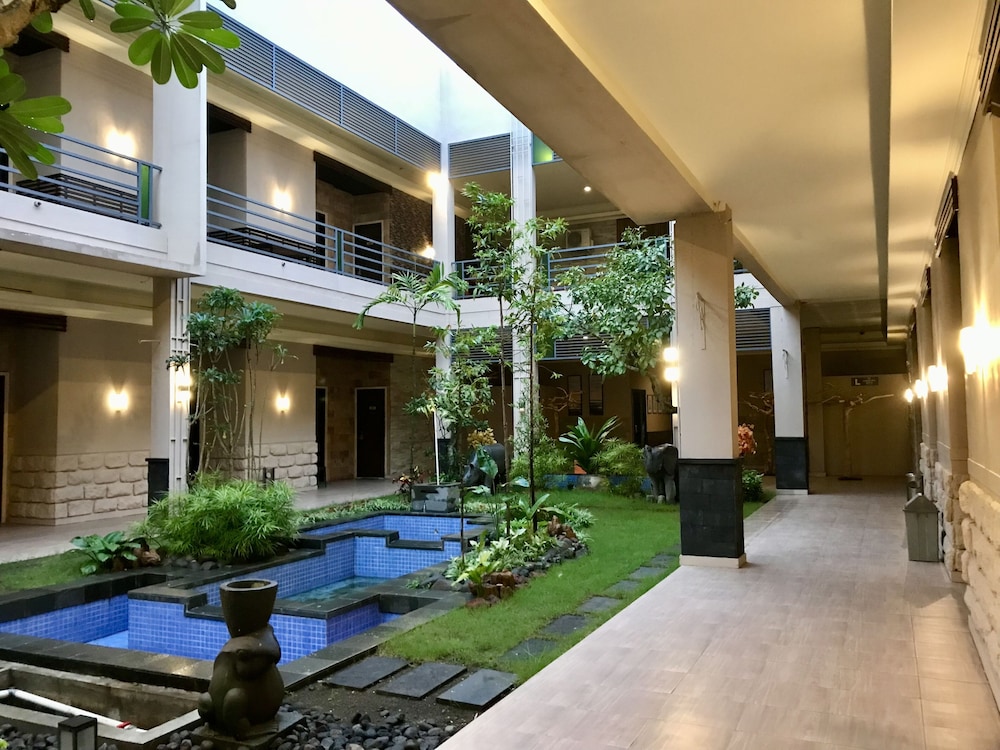 Savita Garden Inn 9/44