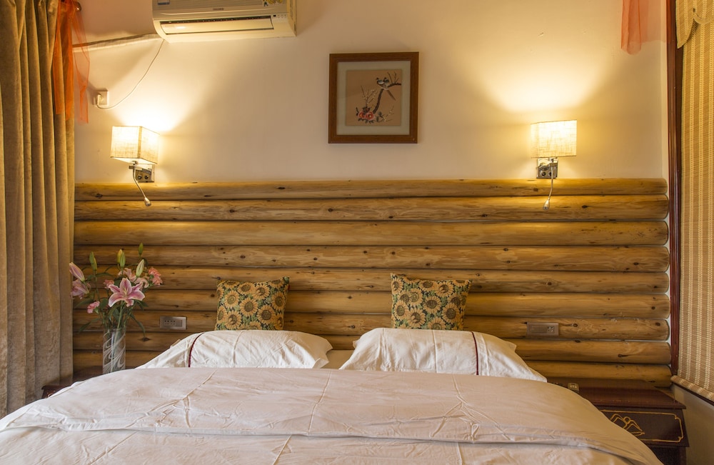 Snow Lion Riverside Resort 24/74