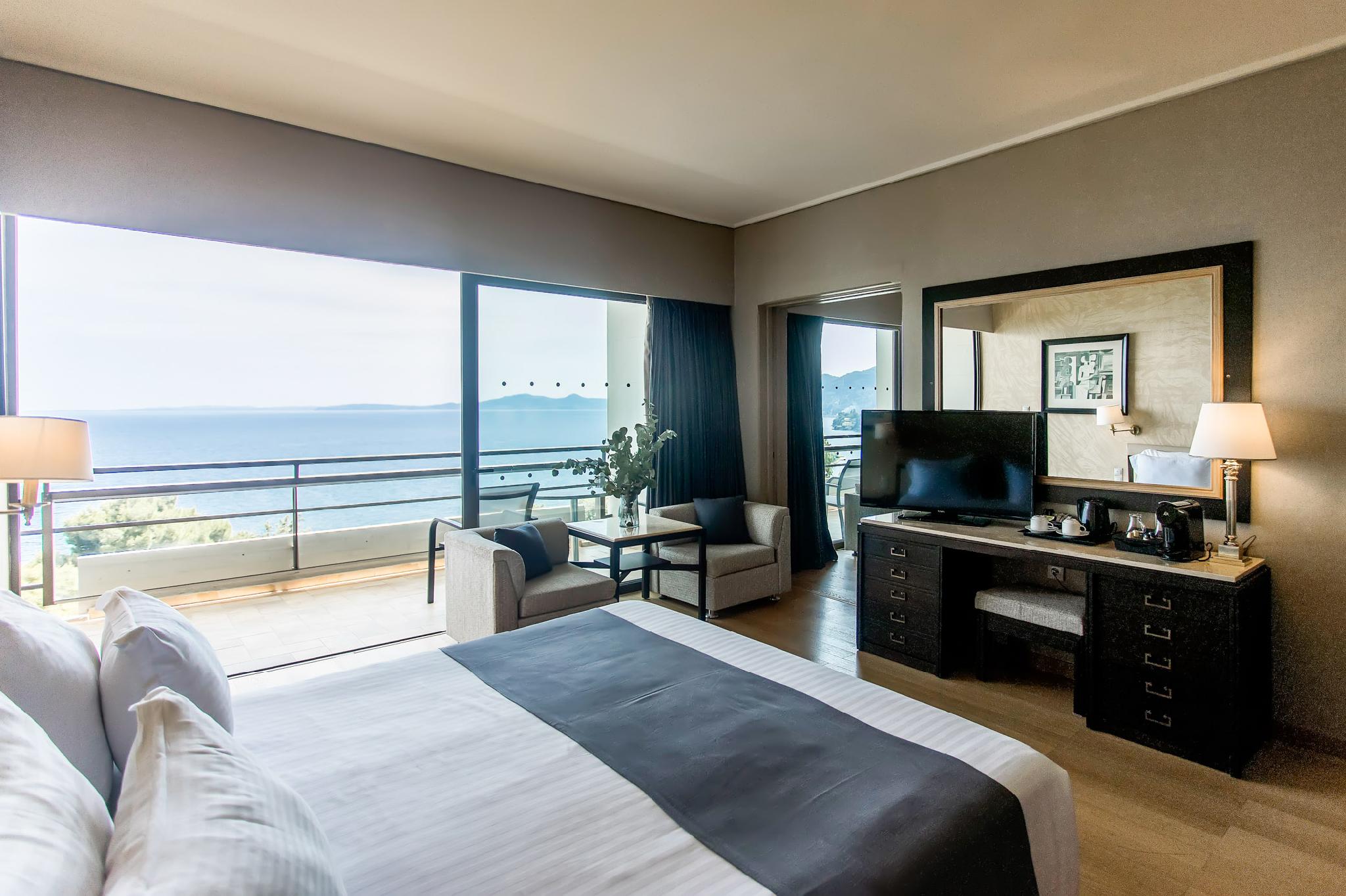 Suite 1 Bedroom - Sea View
