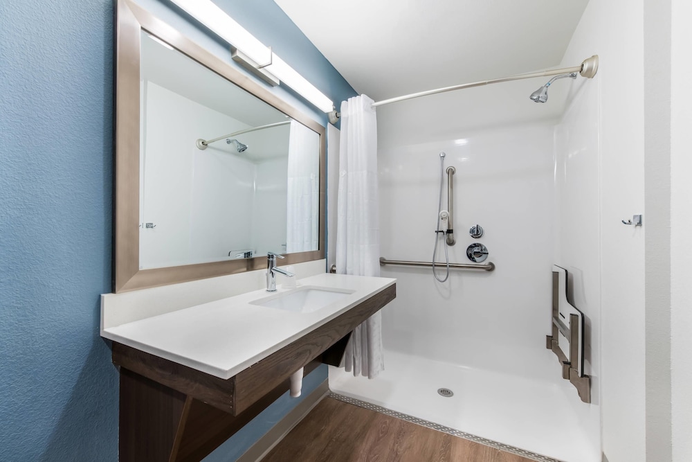 WoodSpring Suites Charlotte - University Research Park 47/50