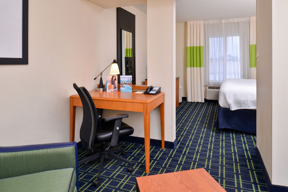 Fairfield Inn Suites By Marriott Gulfport 49/54