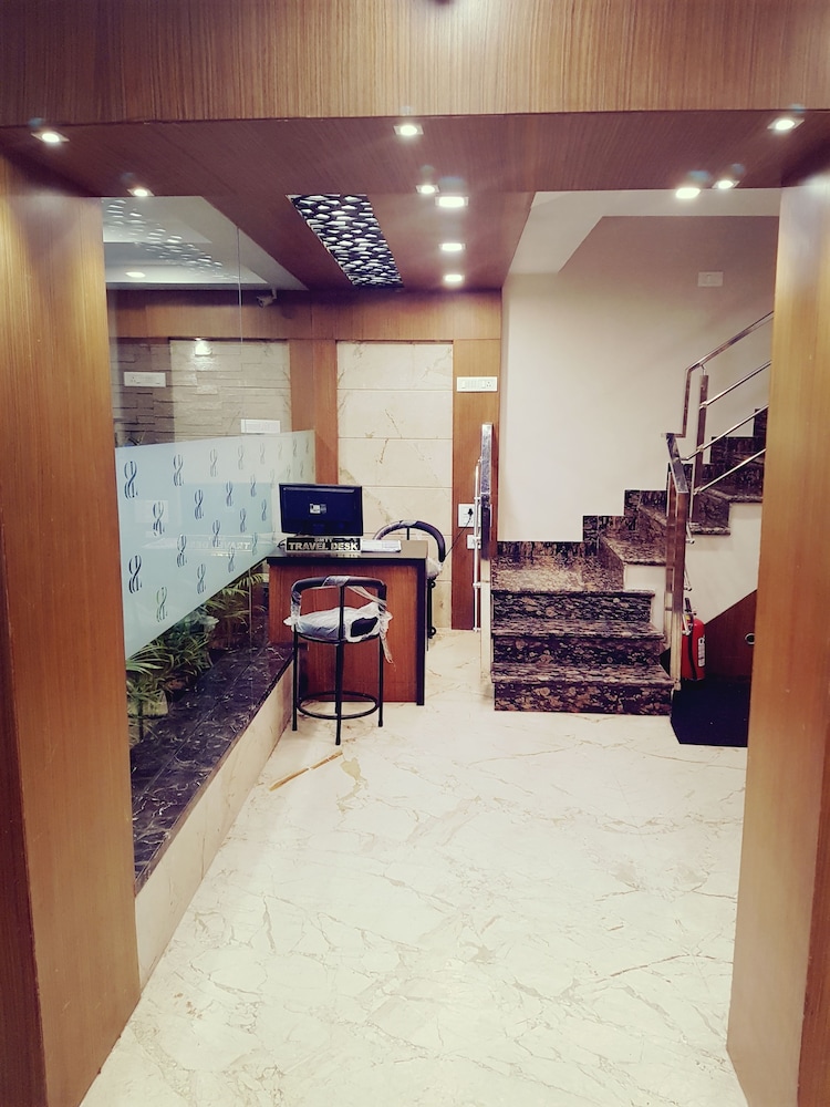 Hotel Santhi Bhavan 22/26