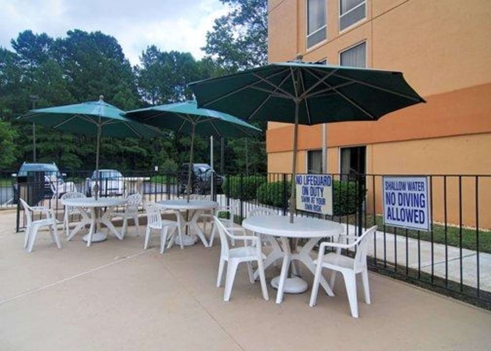 Comfort Inn & Suites Clemson - University Area 32/49
