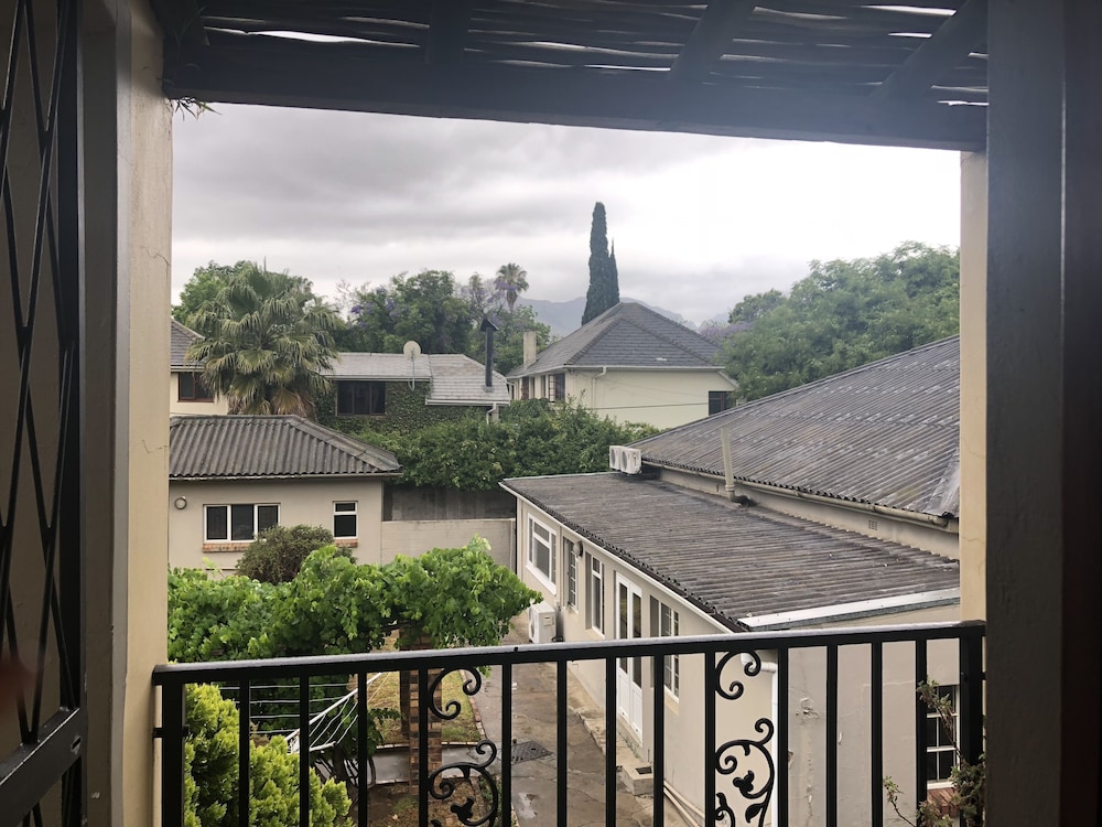 10 Alexander B&B 2/50