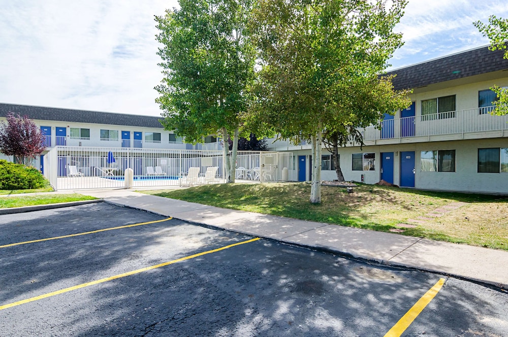 Motel6 Laramie, WY 48/52