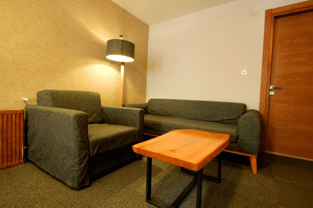 Varyant Hotel 22/35