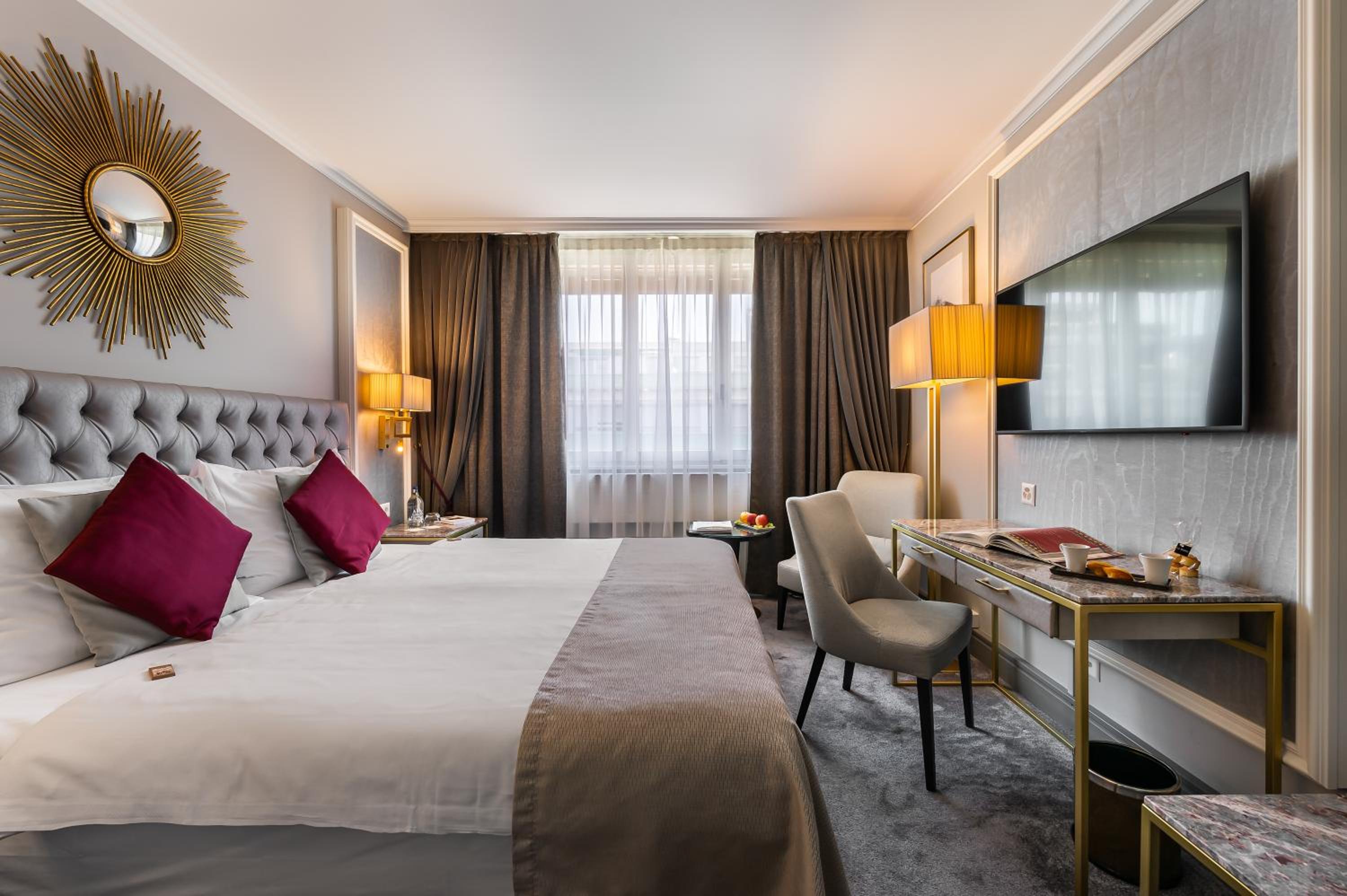 Superior, Studio, Twin Beds