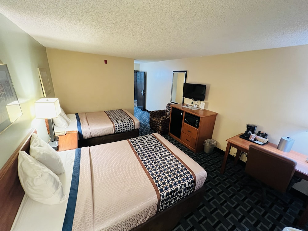 Hometown Inn Suites 9/50