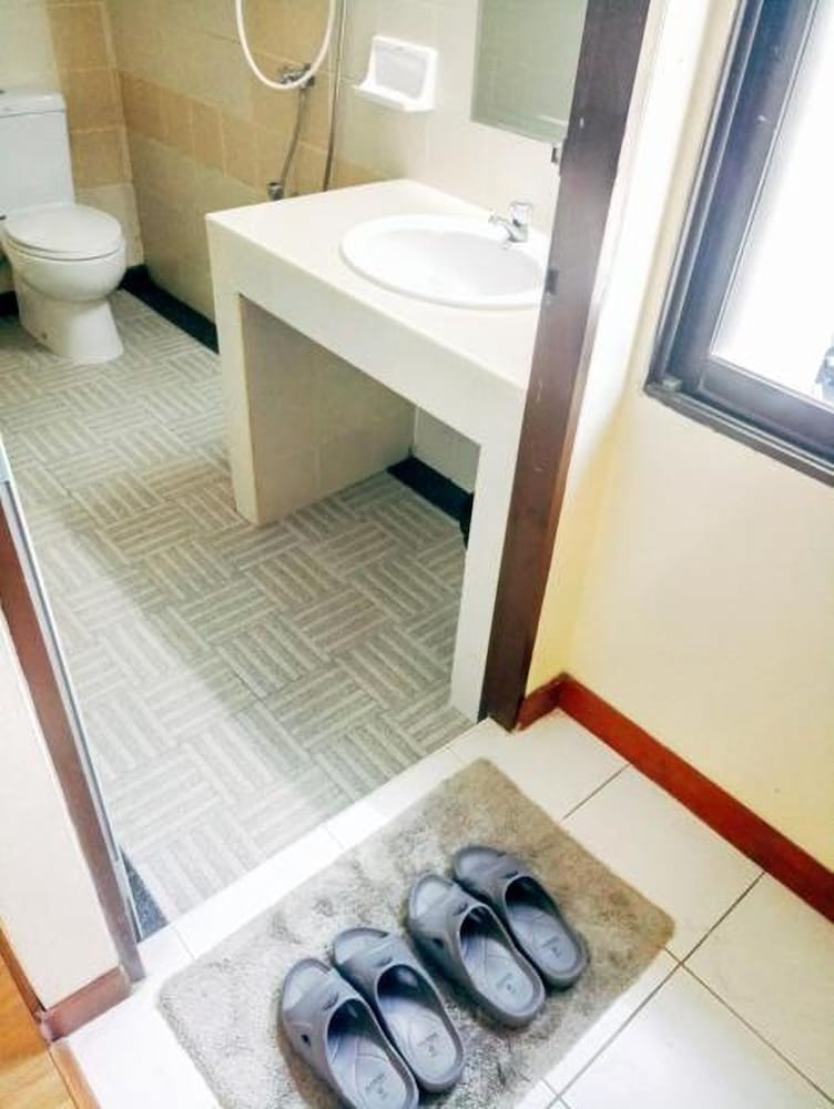 Hua Lin Inn 24/25