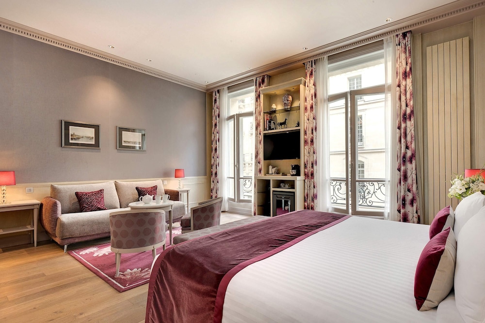 Chateau Frontenac Hotel 24/69
